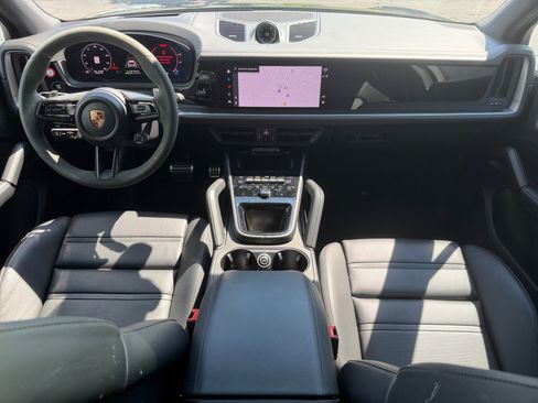 Certified 2025 Porsche Cayenne S AWD/4WD image 15
