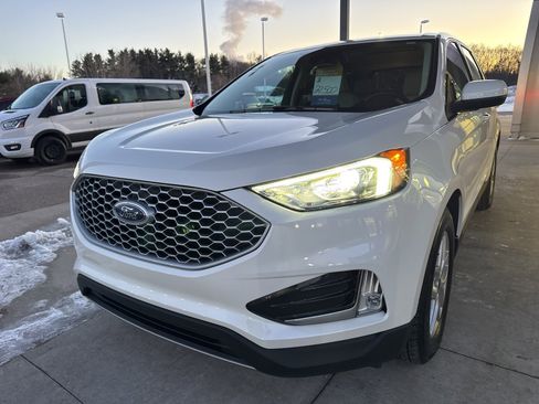 Certified 2024 Ford Edge SEL w/ Convenience Package image 3