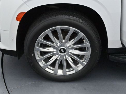 Used 2023 Cadillac Escalade Premium Luxury AWD/4WD image 39