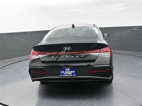 New 2026 Hyundai Elantra SEL Sport image 7