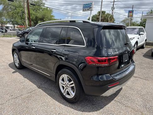 Used 2021 Mercedes-Benz GLB 250 w/ Premium Package image 6