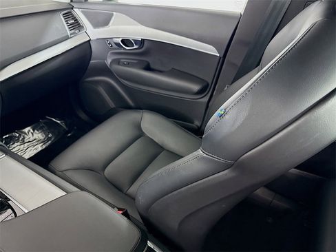 Certified 2025 Volvo XC90 B5 Core image 24