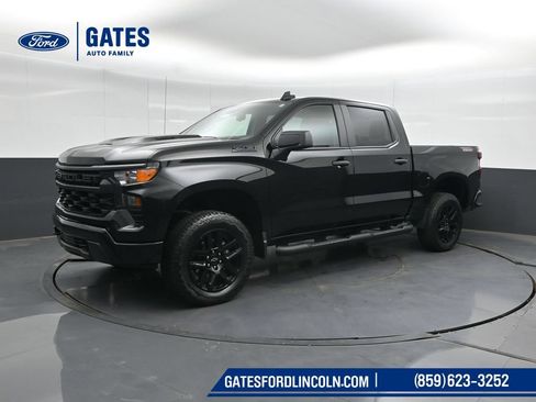 Used 2025 Chevrolet Silverado 1500 Custom Trail Boss w/ Turbomax Blackout Package AWD/4WD image 6