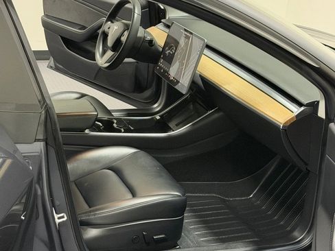 Used 2019 Tesla Model 3 Performance image 10