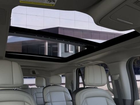 New 2026 Lincoln Navigator Reserve w/ Jet Appearance Package AWD/4WD image 22