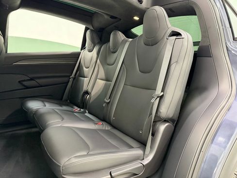Used 2023 Tesla Model X image 17