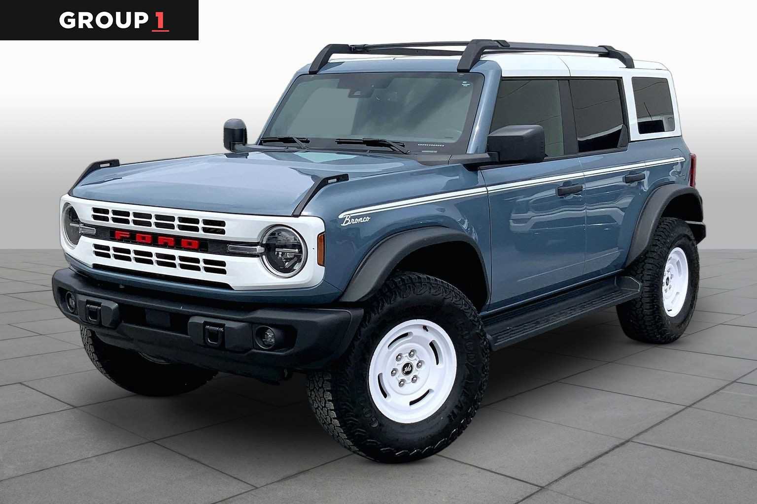 Certified 2025 Ford Bronco Heritage Edition AWD/4WD image 1