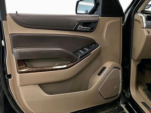 Used 2020 Chevrolet Suburban LT AWD/4WD image 20