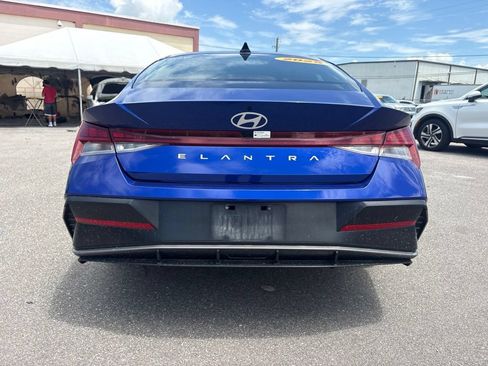 Used 2025 Hyundai Elantra SEL FWD image 4