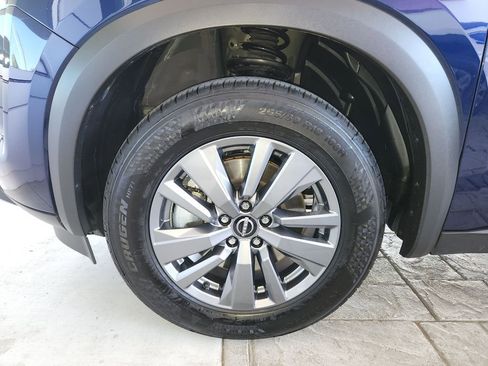 Certified 2025 Nissan Pathfinder SV image 30