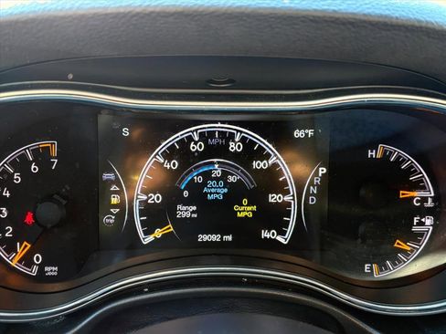 Used 2022 Jeep Grand Cherokee Laredo E image 7