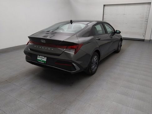 Used 2024 Hyundai Elantra SEL image 9
