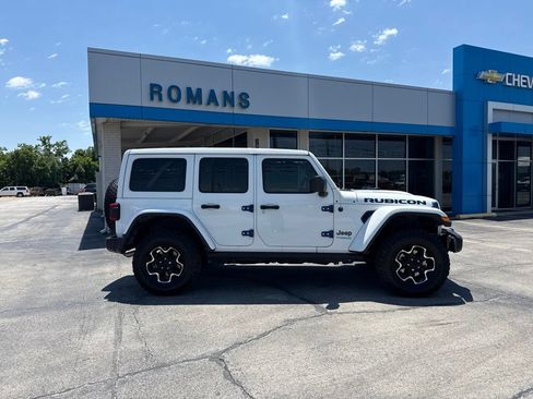 Used 2022 Jeep Wrangler Unlimited Rubicon 4xe w/ Cold Weather Group AWD/4WD image 2