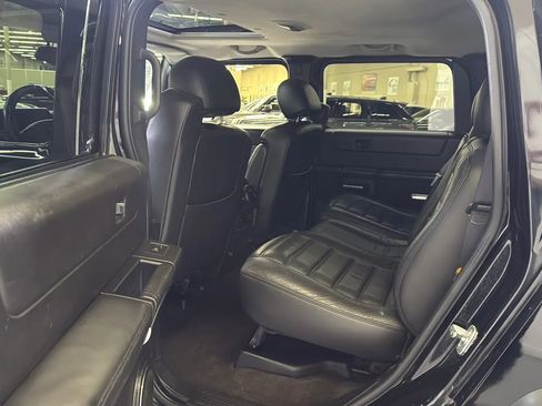 Used 2005 HUMMER H2 w/ Preferred Equipment Group image 19
