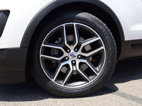 Used 2017 Ford Explorer Sport w/ Equipment Group 401A AWD/4WD image 5