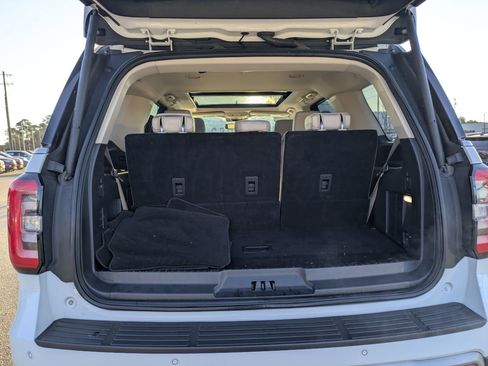 Used 2024 Ford Expedition Limited image 34