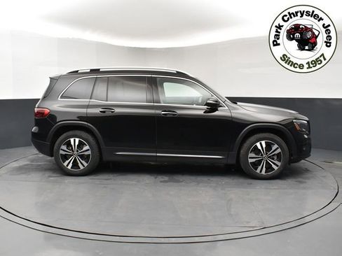 Used 2025 Mercedes-Benz GLB 250 4MATIC image 6