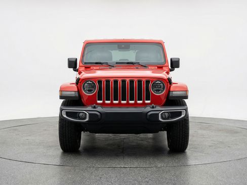 Used 2025 Jeep Wrangler Sahara image 2