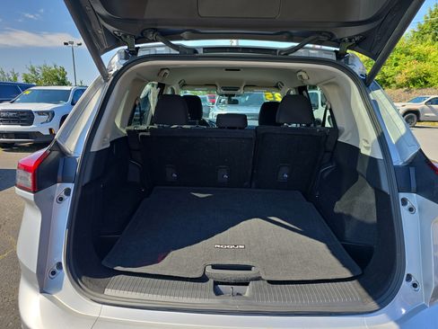 Used 2025 Nissan Rogue SV AWD/4WD image 5