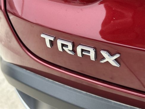 Used 2025 Chevrolet Trax LT image 12