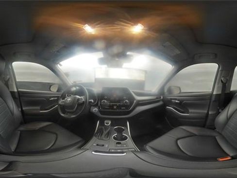 Used 2022 Toyota Highlander XLE image 29