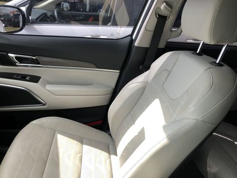 Used 2022 Kia Telluride SX w/ SX Prestige Package image 25