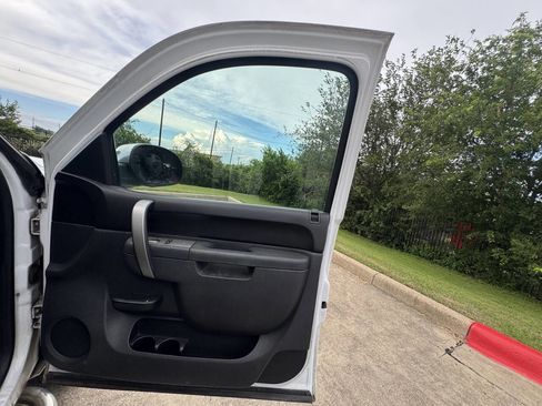 Used 2011 Chevrolet Silverado 1500 LT AWD/4WD image 15