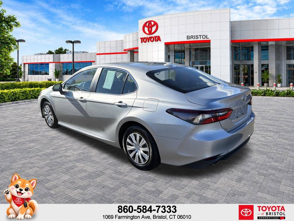 Used 2024 Toyota Camry LE FWD image 5