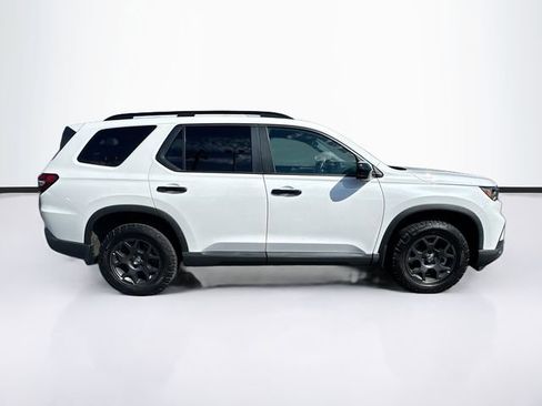 Certified 2023 Honda Pilot TrailSport image 8