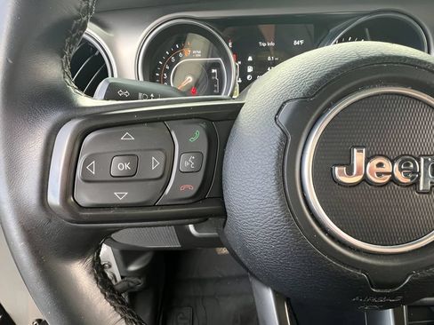 Used 2021 Jeep Gladiator Sport AWD/4WD image 19