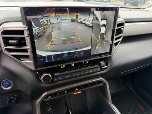 Used 2024 Toyota Tundra Limited AWD/4WD image 19