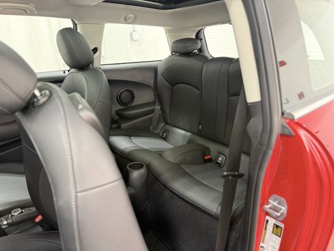 Used 2023 MINI Cooper 2-Door Hardtop image 24
