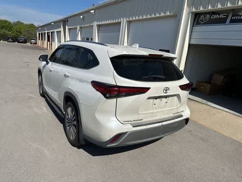 Used 2020 Toyota Highlander Platinum image 18