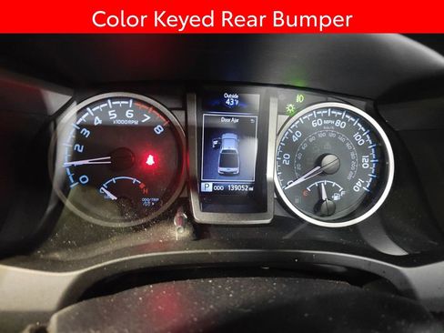 Used 2020 Toyota Tacoma TRD Sport image 10