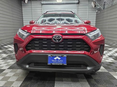 Used 2022 Toyota RAV4 XLE w/ Convenience Package AWD/4WD image 3