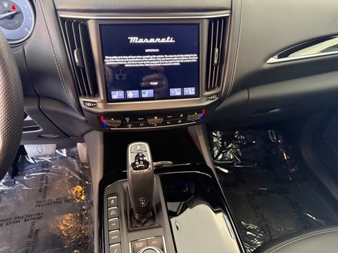 Certified 2023 Maserati Levante GT AWD/4WD image 19