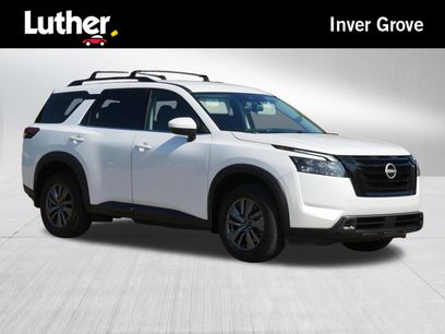 Certified 2025 Nissan Pathfinder SV w/ Black Appearance Package