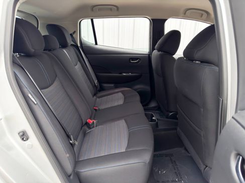 Used 2023 Nissan Leaf S image 32