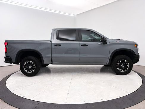 Used 2025 Chevrolet Silverado 1500 ZR2 w/ Technology Package AWD/4WD image 34