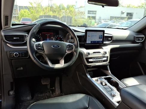 Used 2023 Ford Explorer XLT w/ Equipment Group 202A AWD/4WD image 12