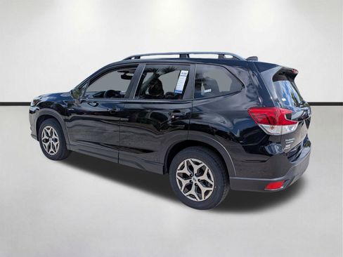 Certified 2023 Subaru Forester Premium AWD/4WD image 6