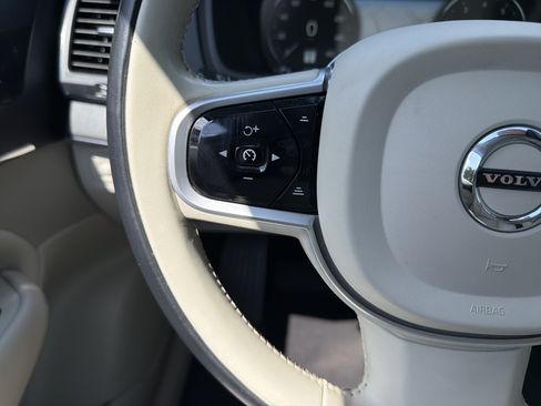 Used 2020 Volvo XC90 T6 Momentum w/ Protection Package Premier AWD/4WD image 19
