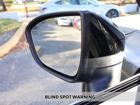 Used 2025 Nissan Pathfinder S image 3