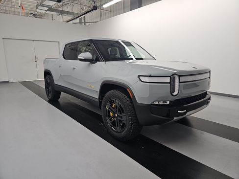 Used 2022 Rivian R1T Adventure AWD/4WD image 7