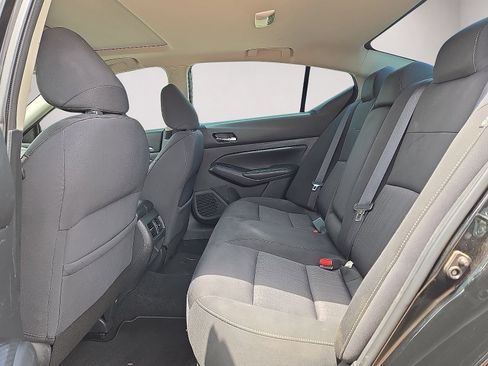 Used 2019 Nissan Altima 2.5 SV FWD image 15