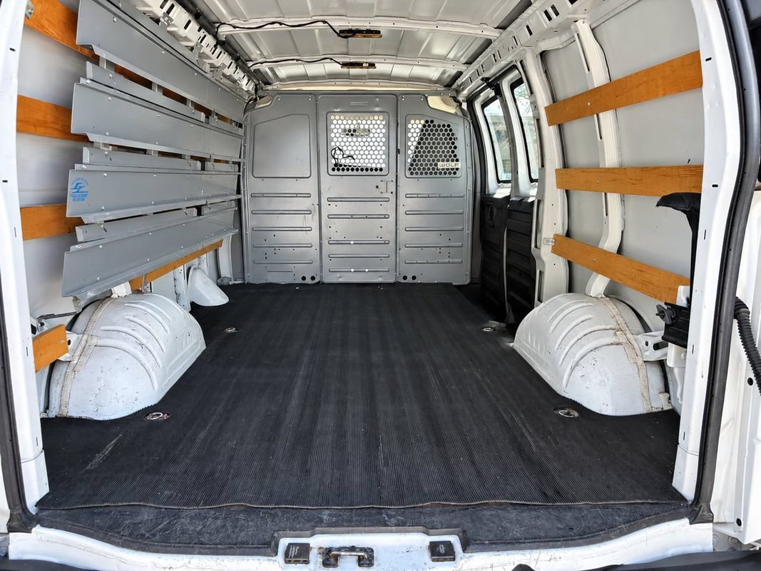 Used 2016 GMC Savana 2500 RWD image 15
