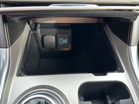 Used 2023 Ford Explorer XLT w/ Equipment Group 202A image 36