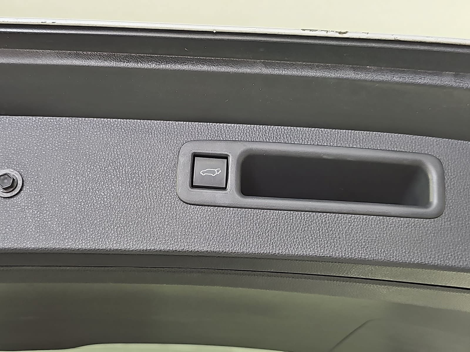 Used 2022 Toyota Highlander XLE FWD image 13