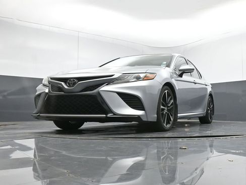 Used 2019 Toyota Camry XSE image 34