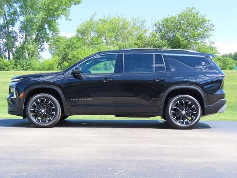 Used 2025 Chevrolet Traverse LT w/ Sun and Wheel Package AWD/4WD image 7